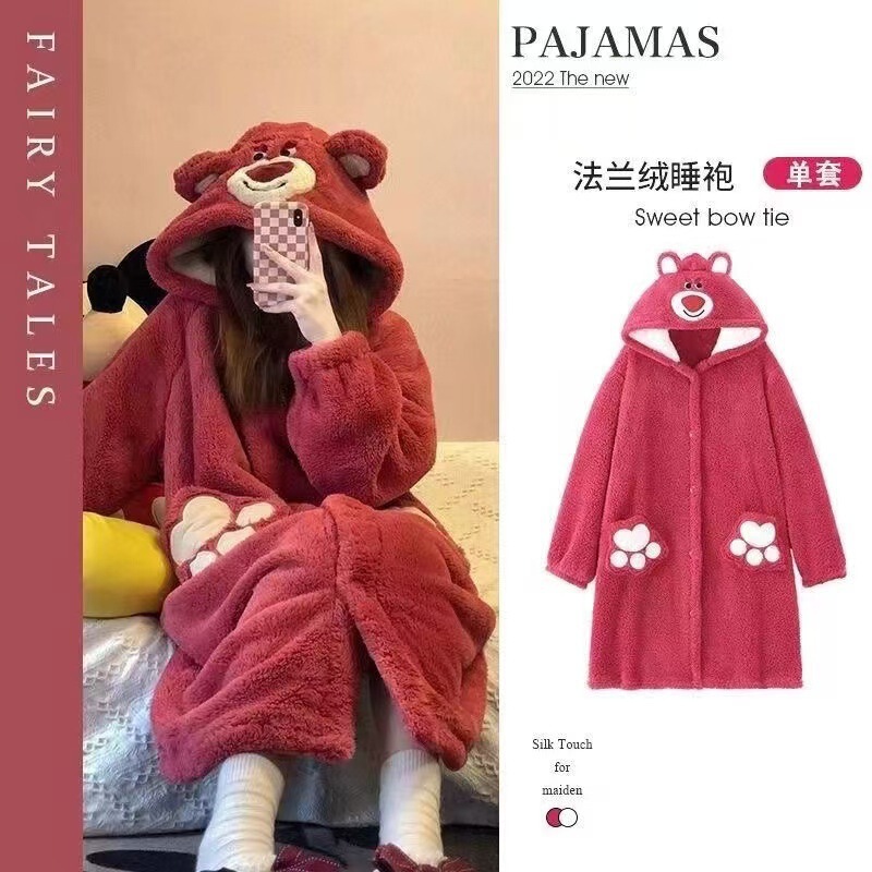 コーラルベルベットナイトガウンかわいい漫画イチゴクマパジャマ女性の秋と冬プラスベルベット厚みのあるロング長袖スーツは屋外で着用できます|undefined