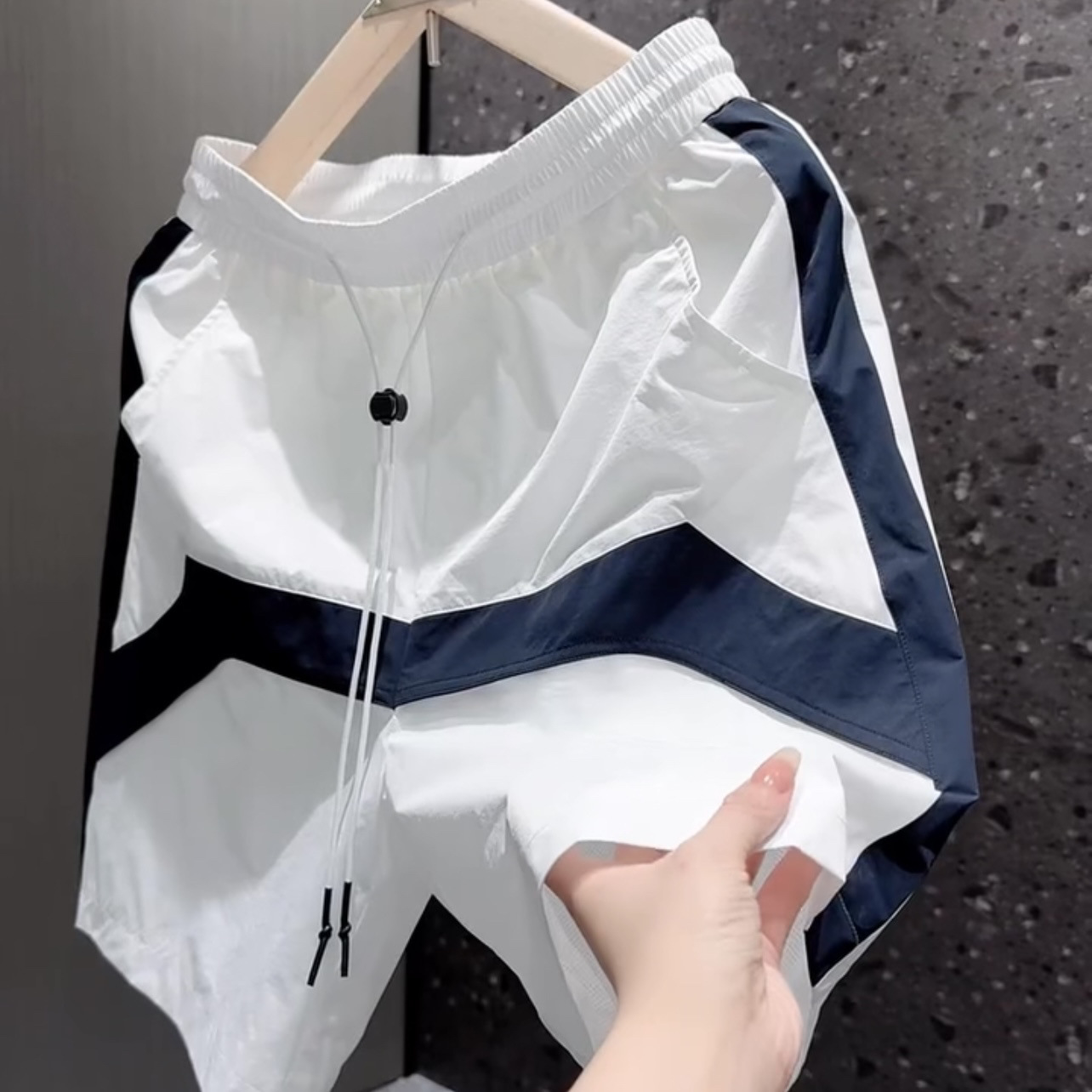 Summer Color-Blocked Cargo Shorts for Men, Thin, Loose, Straight, Quick-Drying Beach Pants, Ice Silk Casual Sports Pants