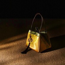 ����ʽ���L������논������С���������۵������ɣ�Q�zŮС���