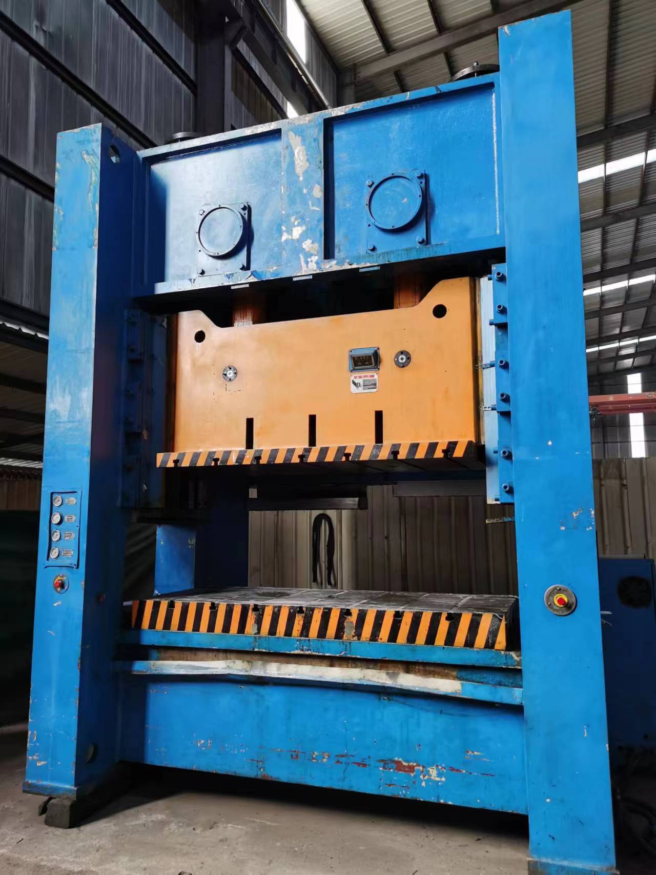 处理二手扬力JM36-315闭式双点压力机公称力行程:8mm