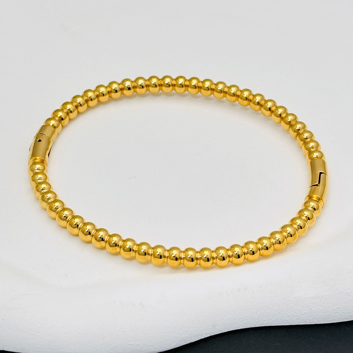 Pulsera de acero de titanio Personalidad de moda Cuentas redondas Estilo nacional No se desvanece Pulsera No se desvanece Pulsera simple femenina Joyas Hombres Europa y América