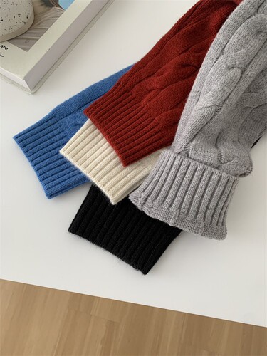 Women's Loose Anti-Pilling Crew Neck Knit Top, Korean Style, Versatile, Warm, Comfortable, Klein Blue Striped Sweater for Winter