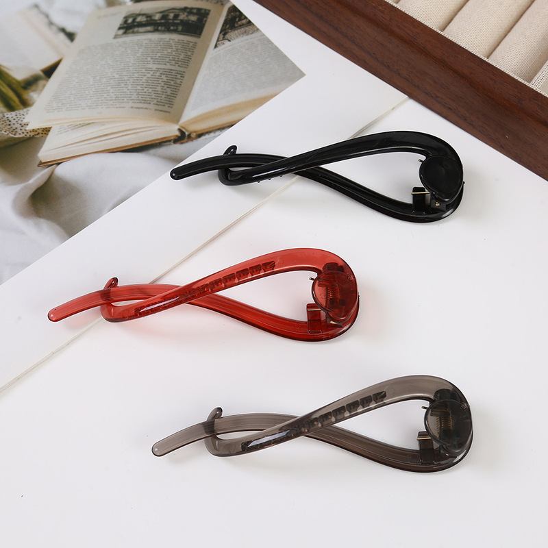 Creative Hair Accessories, Simple Women's Twist Hair Clips, High-End Hair Clips for the Back of the Head, Versatile Hair Accessories, Hair Clips
