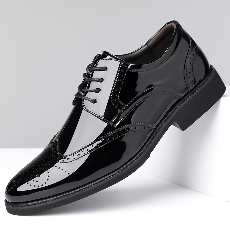 2025 New Carved Brogue British Patent Leather Business Formal Leather Shoes Men's Lace-Up Derby Shoes Pointed Toe Youth