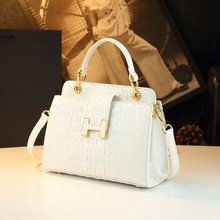 大容量多层2025新款鳄鱼纹大气手提包时尚单肩斜挎包真皮女包爆款