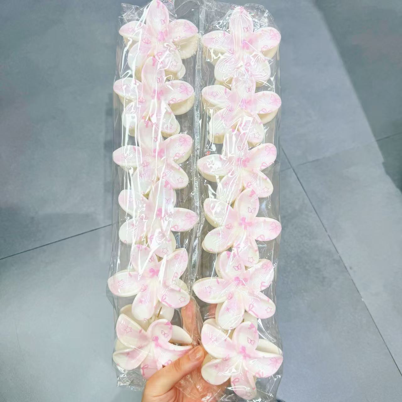 Europa y los Estados Unidos explotaron 8CM huevo flores clip de cabello de alta calidad para mujeres agarrar el cabello de tiburón color caramelo transfronterizo agarrar clip de cabello
