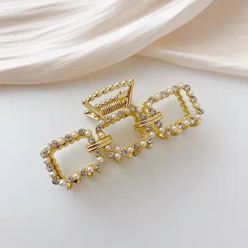 Sweet Square Heart Shape Metal Inlaid Pearls Hair Claws display picture 3
