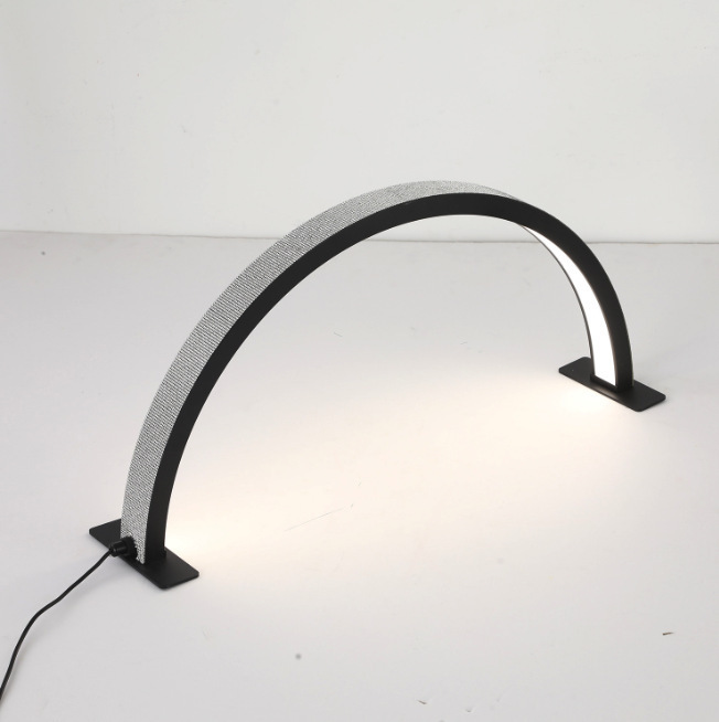 Transfronterizos media luna belleza manicura lámpara de cinta perforación soporte sin sombra luna curva belleza lámpara manicura luz de mesa belleza