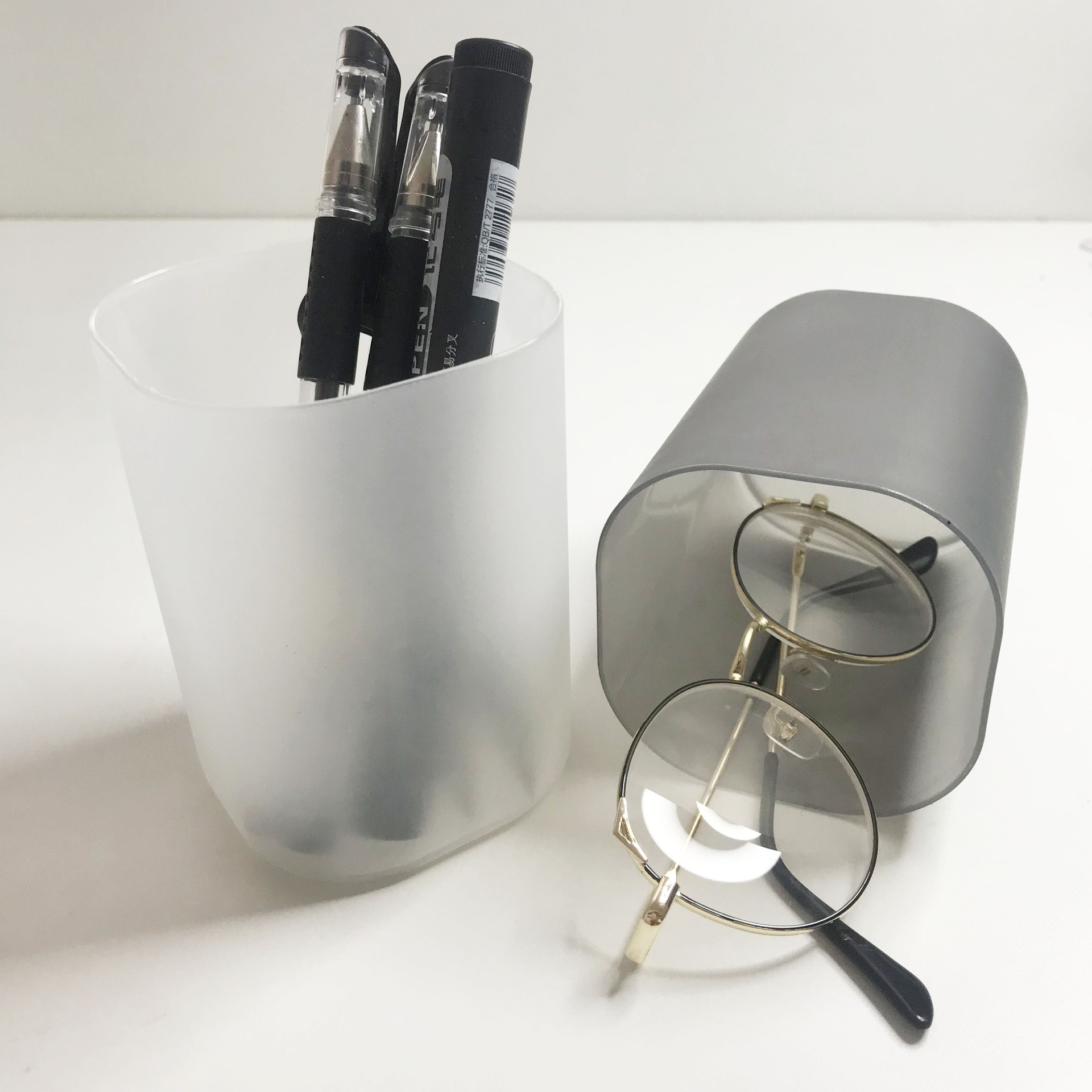 Escritorio caja de almacenamiento esmerilado simple transparente titular de la pluma papelería maquillaje cepillo lápiz labial contenedor de almacenamiento