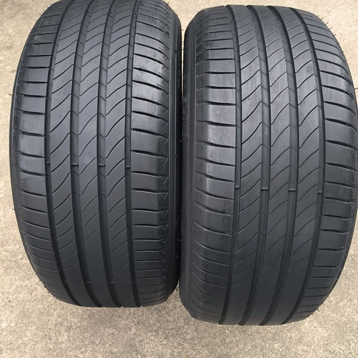 二手米其林215/55R17 94V轮胎瀚越适配大众迈腾帕萨特雷克萨斯ES