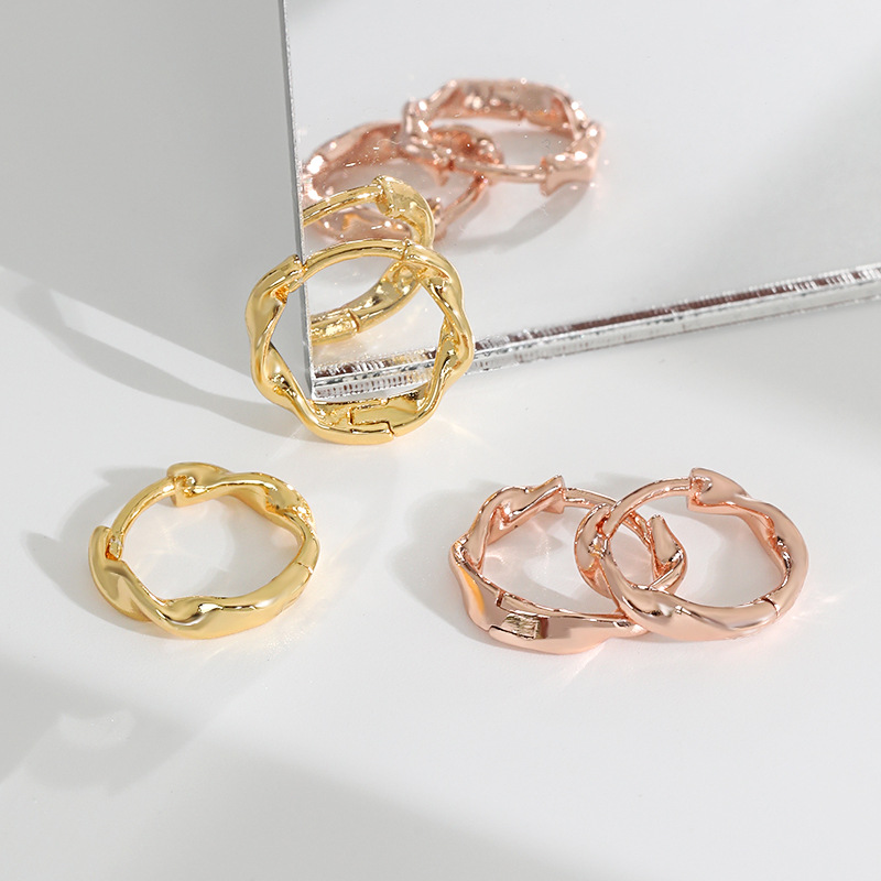 Simple Style Twist Copper Plating Earrings 1 Pair