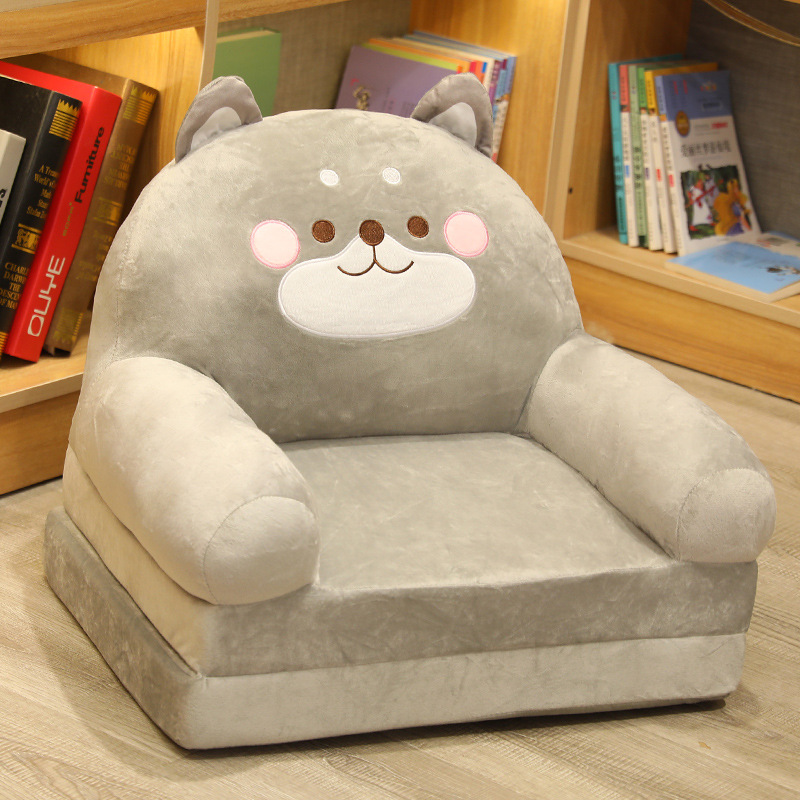 座布団の子供の怠け者の小さいソファーは横になることができます。