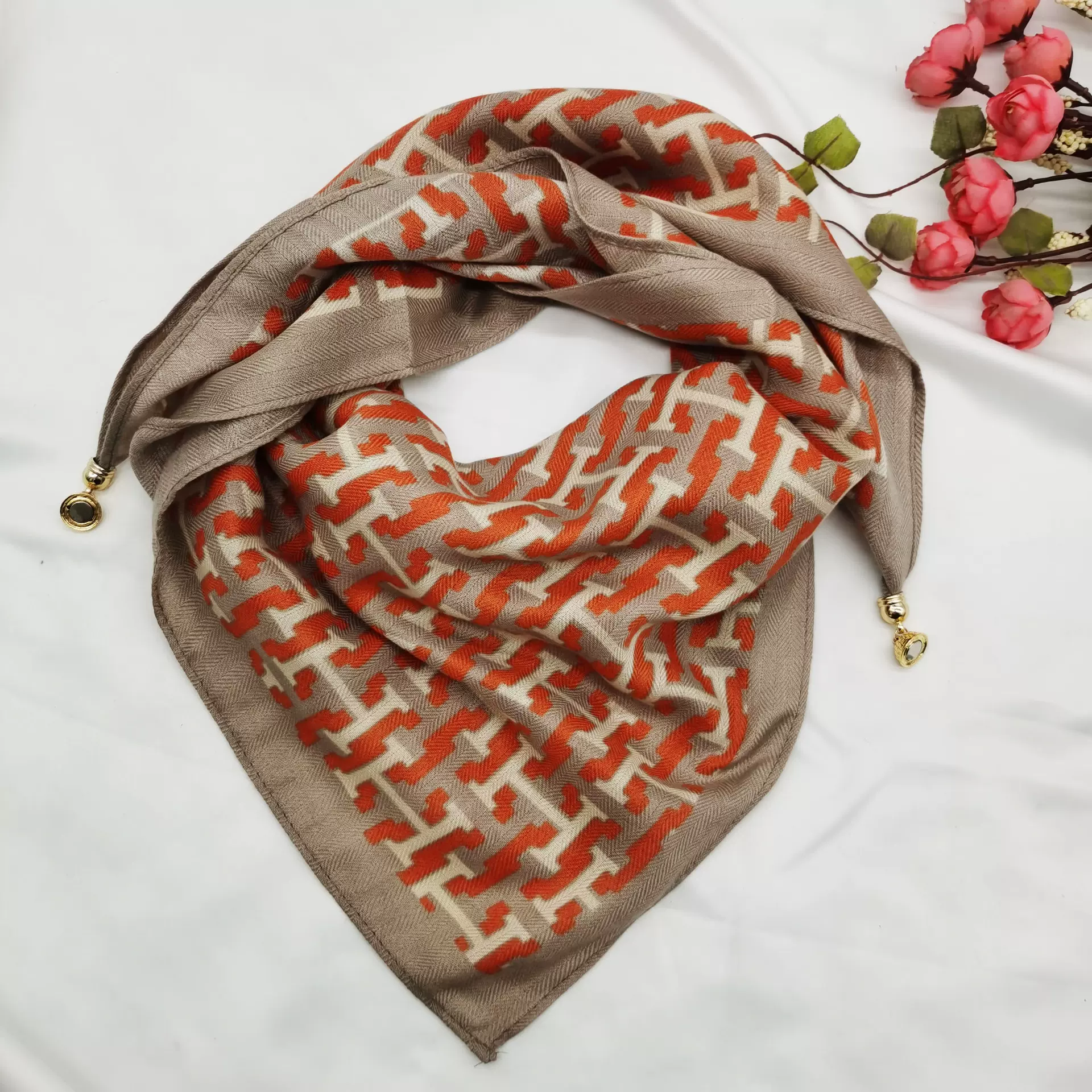 新款磁吸扣大方巾小金球丝巾棉麻质感围脖懒人过冬神器保暖围巾