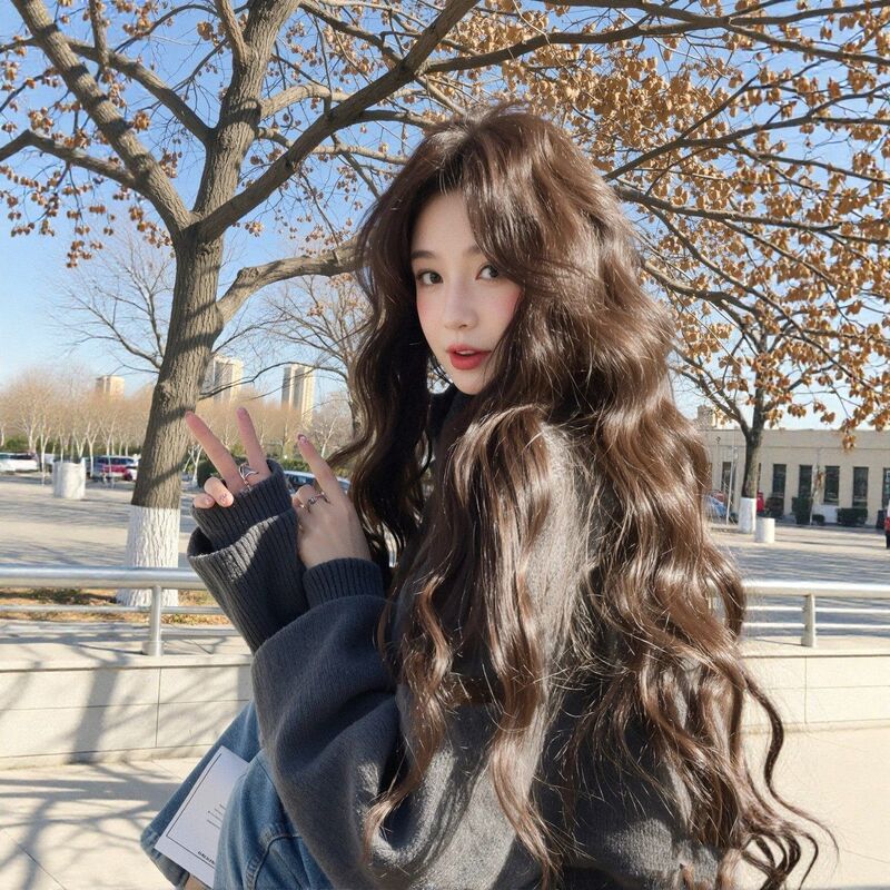 Medium-Parted, Lazy-Style Brown Wavy Wig for Women, Full Head Wig, Super Long Curly Hair, Lolita Style, Everyday Full Head Wig Medium-Parted, Lazy-Style Brown Wavy Wig for Women, Full Head Wig, Super Long Curly Hair, Lolita Style, Everyday Full Head Wig