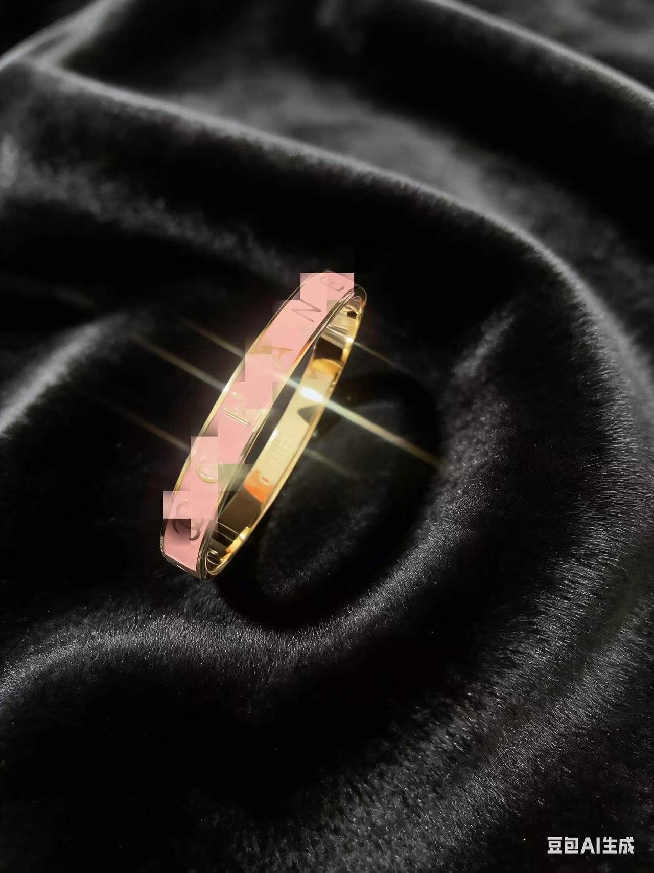 2025 新しいヨーロッパとアメリカのビッグブランドチタン鋼ブレスレット非退色ステンレス鋼ブレスレットバックルオープニングハンドジュエリー卸売