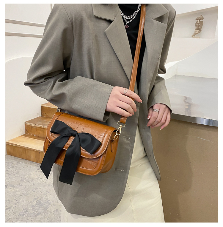 Retro Mini Fashion Single Shoulder Messenger Bag display picture 20