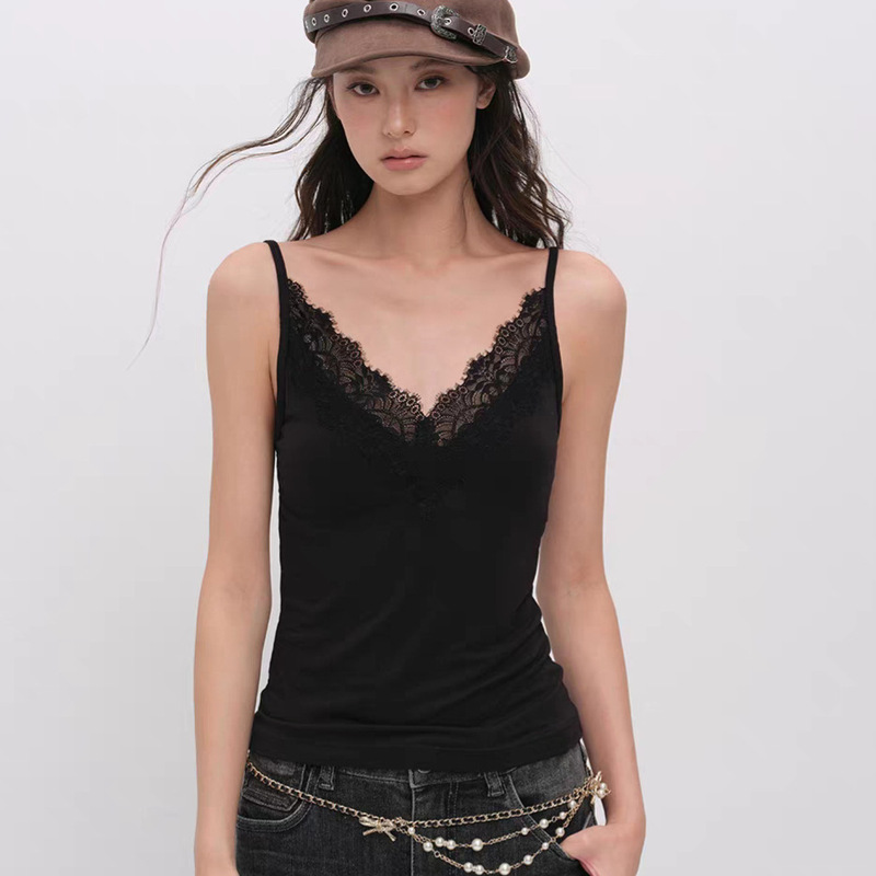 Meiya Bi thermal underwear, French lace patchwork V-neck camisole, adjustable shoulder straps, triangular cup pads Meiya Bi thermal underwear, French lace patchwork V-neck camisole, adjustable shoulder straps, triangular cup pads