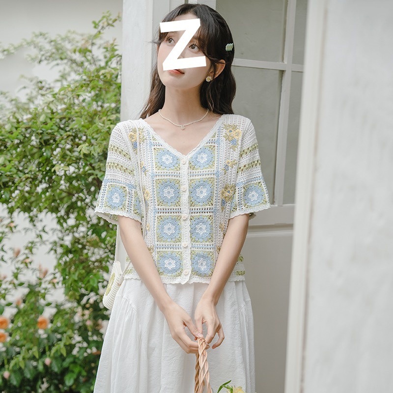 韩版镂空海滩风花朵甜美气质上衣女夏季新款显瘦短袖针织别致小衫