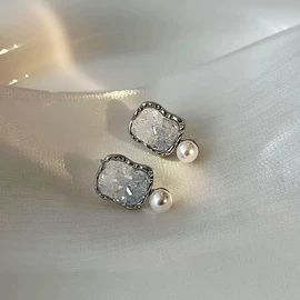 耳环;耳钉;项链