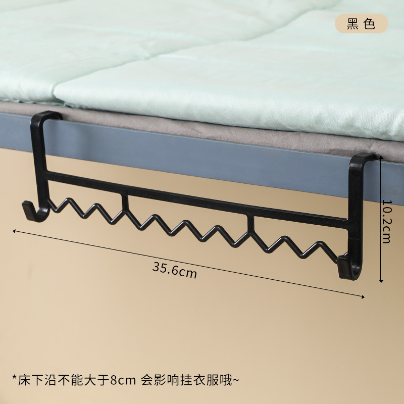 国境を越えた道具を掛けてベッドの上の服を掛けてベッドの上にハンガーを掛けて学生の寝室の寮の物置を掛けます。|undefined