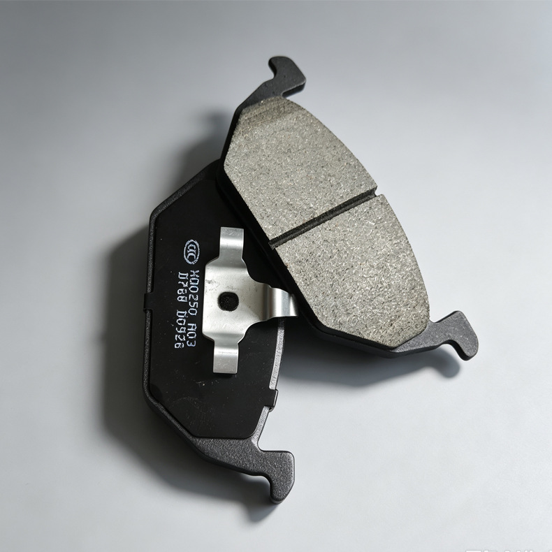 D768 ceramic car brake pads are suitable for various car models and serve as automotive parts for braking friction pads