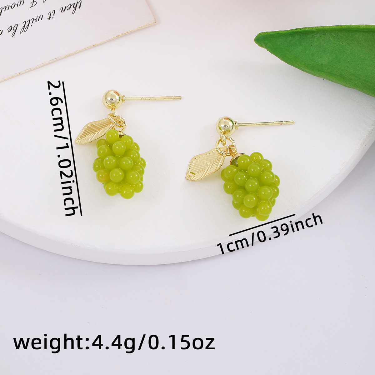 4g Weight 1 Pair Vacation Classic Style Grape Resin Drop Earrings