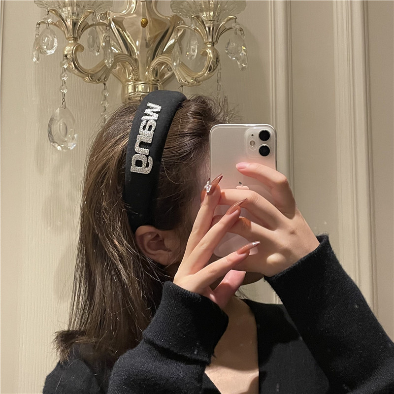 French Retro Fashionable Flashing Diamond Letters Sponge Black Headband display picture 2