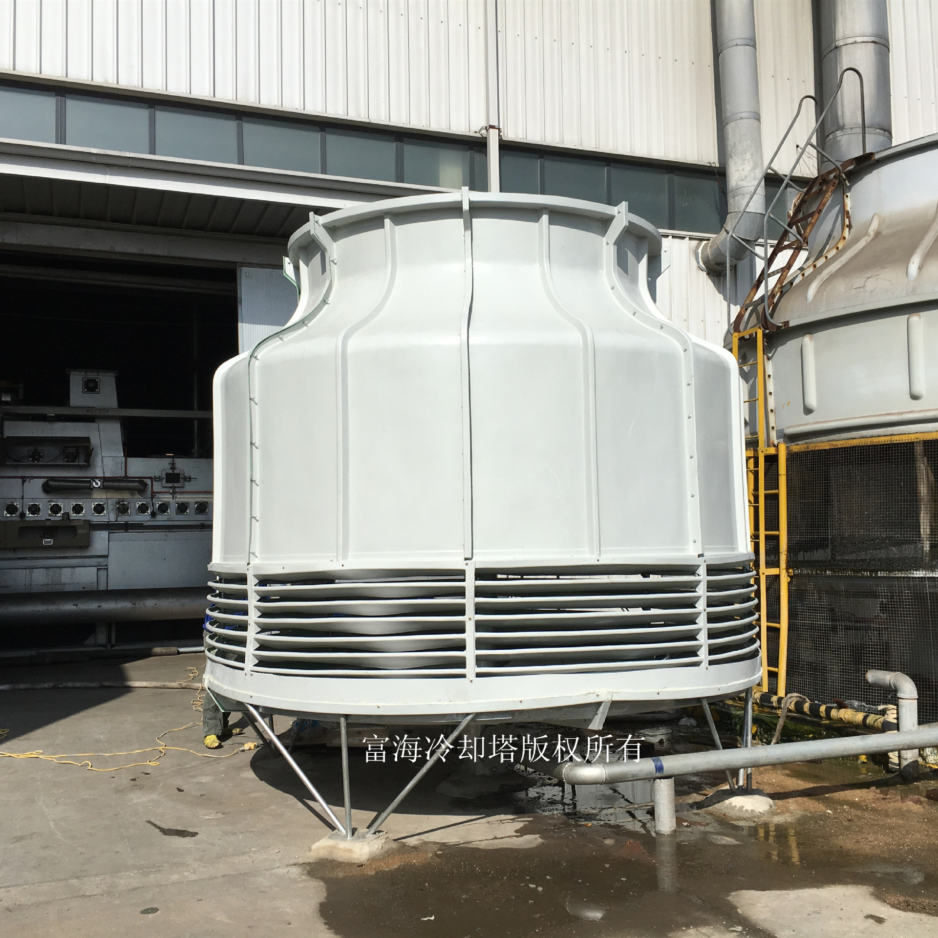 供应圆形冷却塔逆流式玻璃钢冷却塔工业冷却塔散热水塔80t 凉水塔