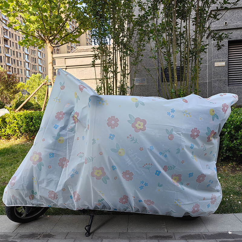 서리로 덥은 오렌지 꽃