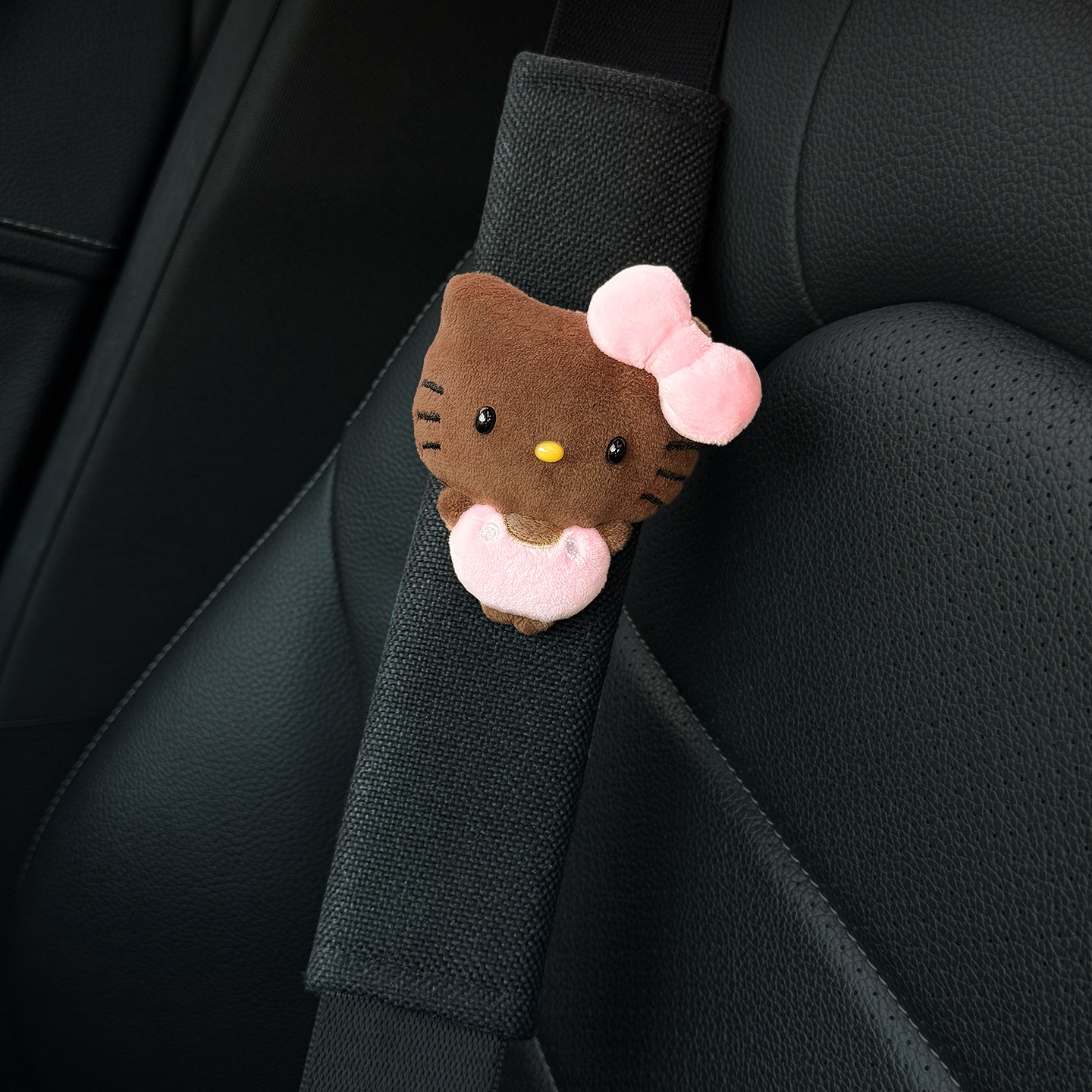 Cute KT cat plush car seatbelt shoulder pad, child anti-neck-strangling safety belt protector, couple set for women