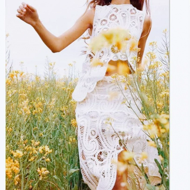 2025 Европейская и американская модная женская шерстяная короткая юбка с футболкой, обнажающая живот, комплект с разрезом INS