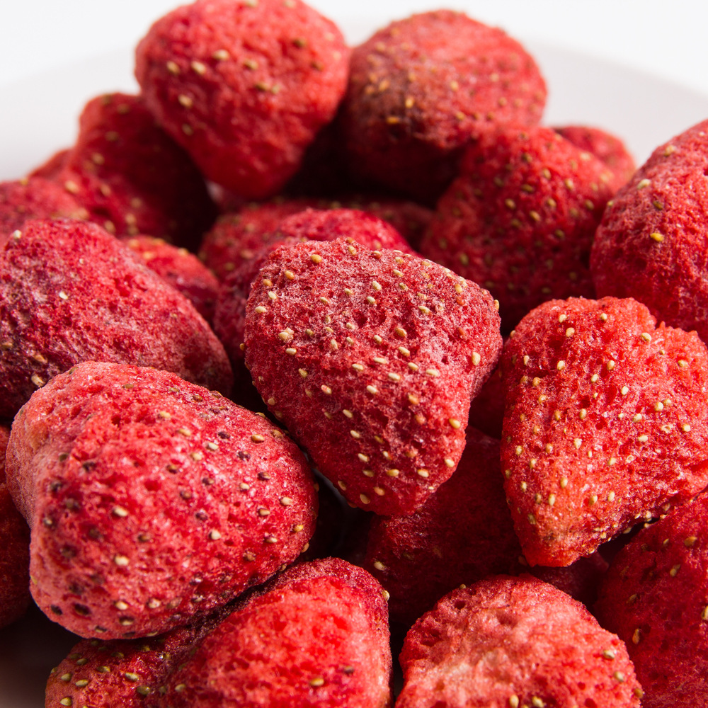 Factory-dried strawberry freeze-dried snacks with chocolate coating, wholesale bulk dry fruit ingredients