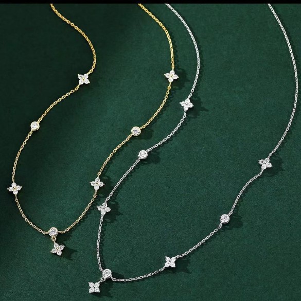 Denise Four-Leaf Clover Necklace French Cool and Exquisite Light Luxury Collarbone Chain Temperament Choker for Women Fresh and Elegant