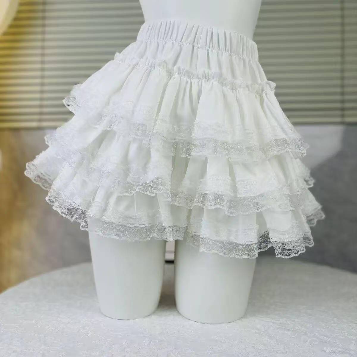 Lace High-Waist Puffy Mini Skirt, Black One Size, French Sweet Style — detail image 2