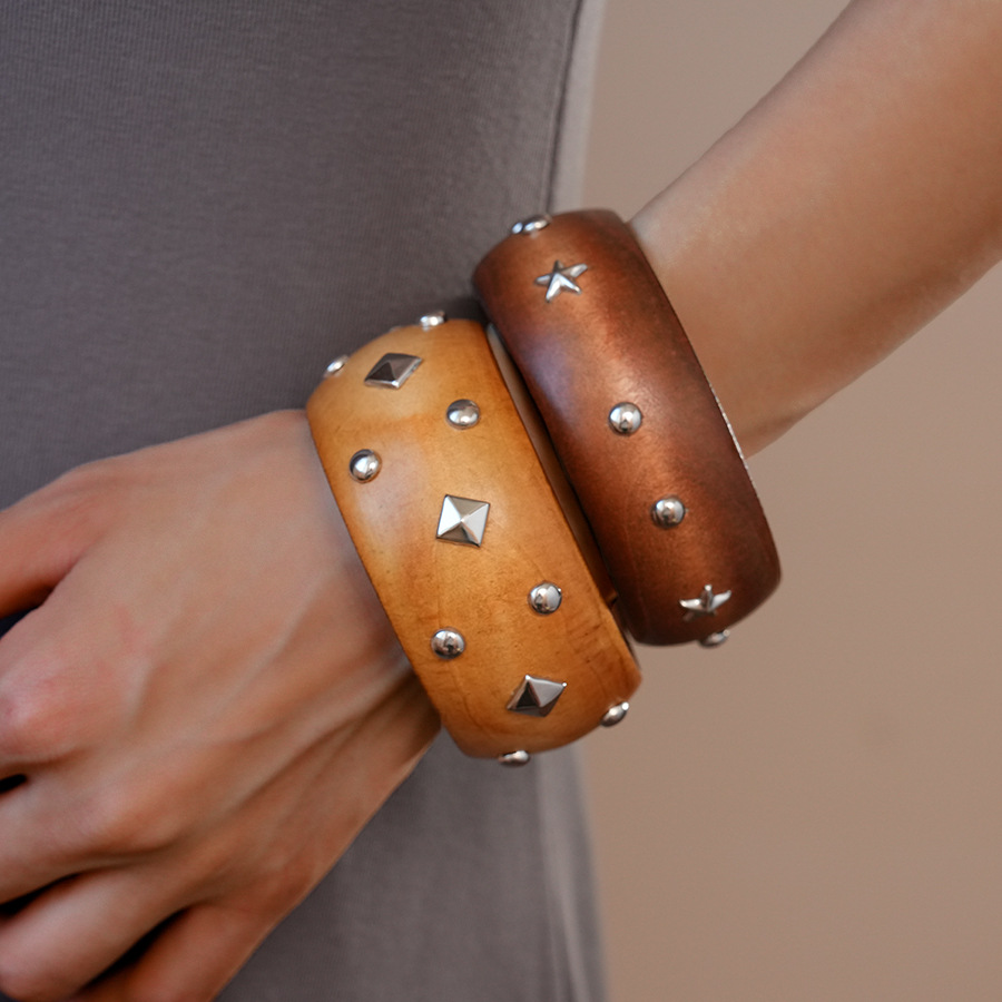 Pulsera geométrica con remaches de estrella redonda de madera de estilo chino retro Moda y sencillez Temperamento de nicho Adornos de mano de sentido avanzado Mujeres