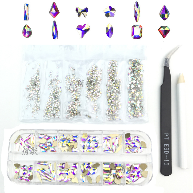 Estilo explosivo transfronterizo Juego de diamantes de uñas de 12 cuadrículas Vidrio azul real Diamante de forma especial Joyas de uñas Diamante plano Mezcla al por mayor