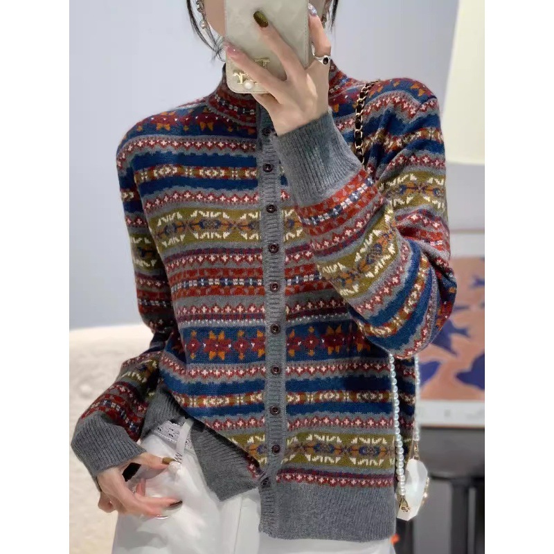 提花针织开衫女复古彩色条纹单排扣半高领毛衣外套秋冬新款上衣