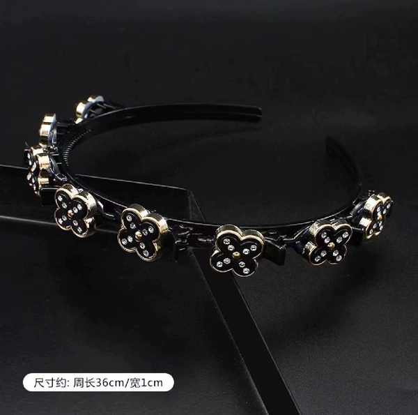 07 Black four-leaf clover diamond-making style