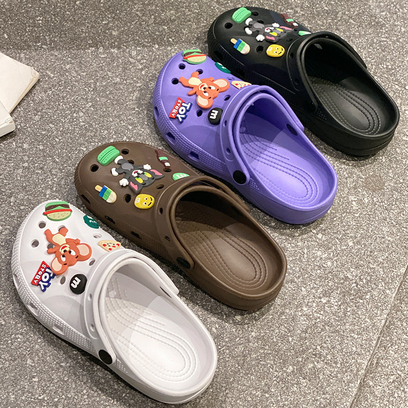 Women's Clogs 2026 New Model Nurse Summer Breathable Cartoon Cute Beach Outdoor Seaside Closed-Toe Sandals