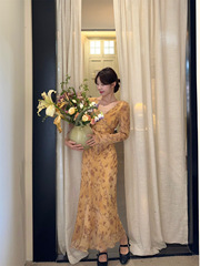 法式复古V领碎花长袖连衣裙女2025秋季新款喇叭袖收腰显瘦长裙子