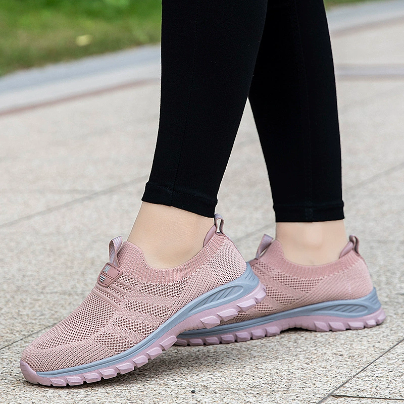 Весенняя и летняя обувь для пожилых людей одна педаль мама обувь нескользящая и дышащая сетка женская обувь противоскользящая летящая мужская обувь