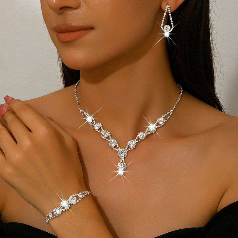 European and American Cross-Border Popular Sweet Bridal Necklace, Earrings, Bracelet Set, Fashionable and Luxurious Rhinestone Wedding Jewelry