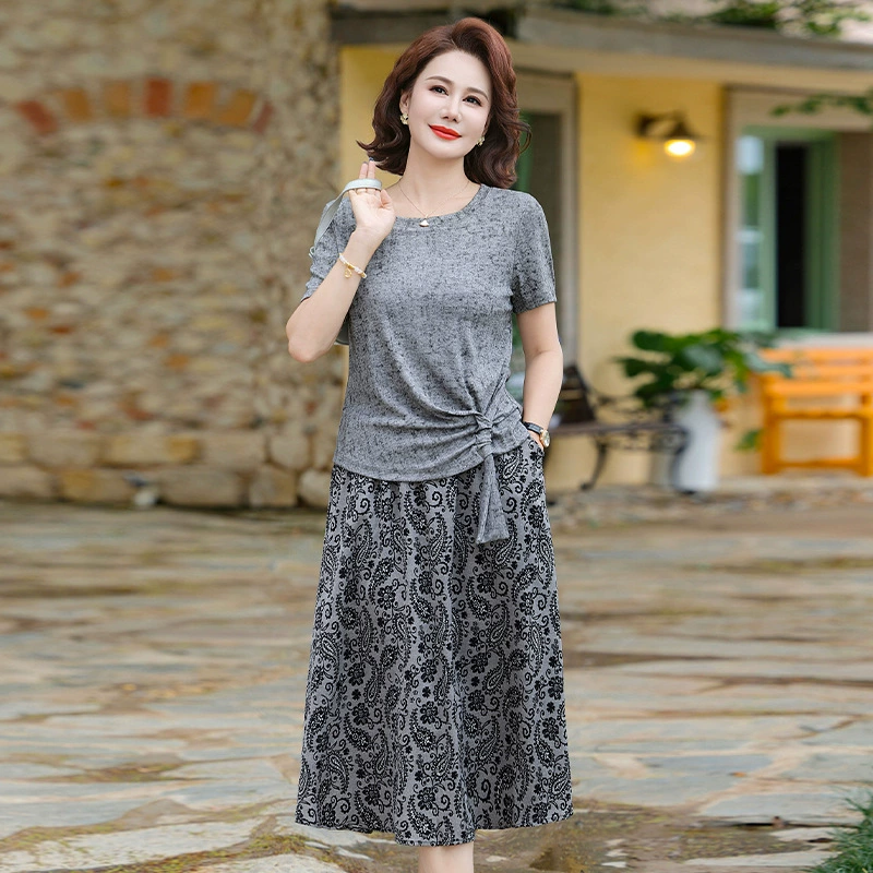 Летние повседневные новые модные костюмы для среднего и пожилого возраста, стильные, уменьшающие возраст, стройнящие и элегантные, комплект из двух частей с короткими рукавами для мамы.