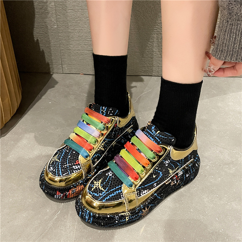 Sneaker casual con strass da donna con suola alta alla moda_voghion.com