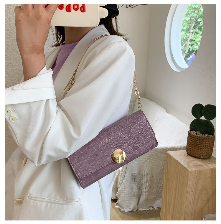 Women's Medium Pu Leather Solid Color Crocodile Elegant Vintage Style Square Flip Cover Baguette Bag display picture 10