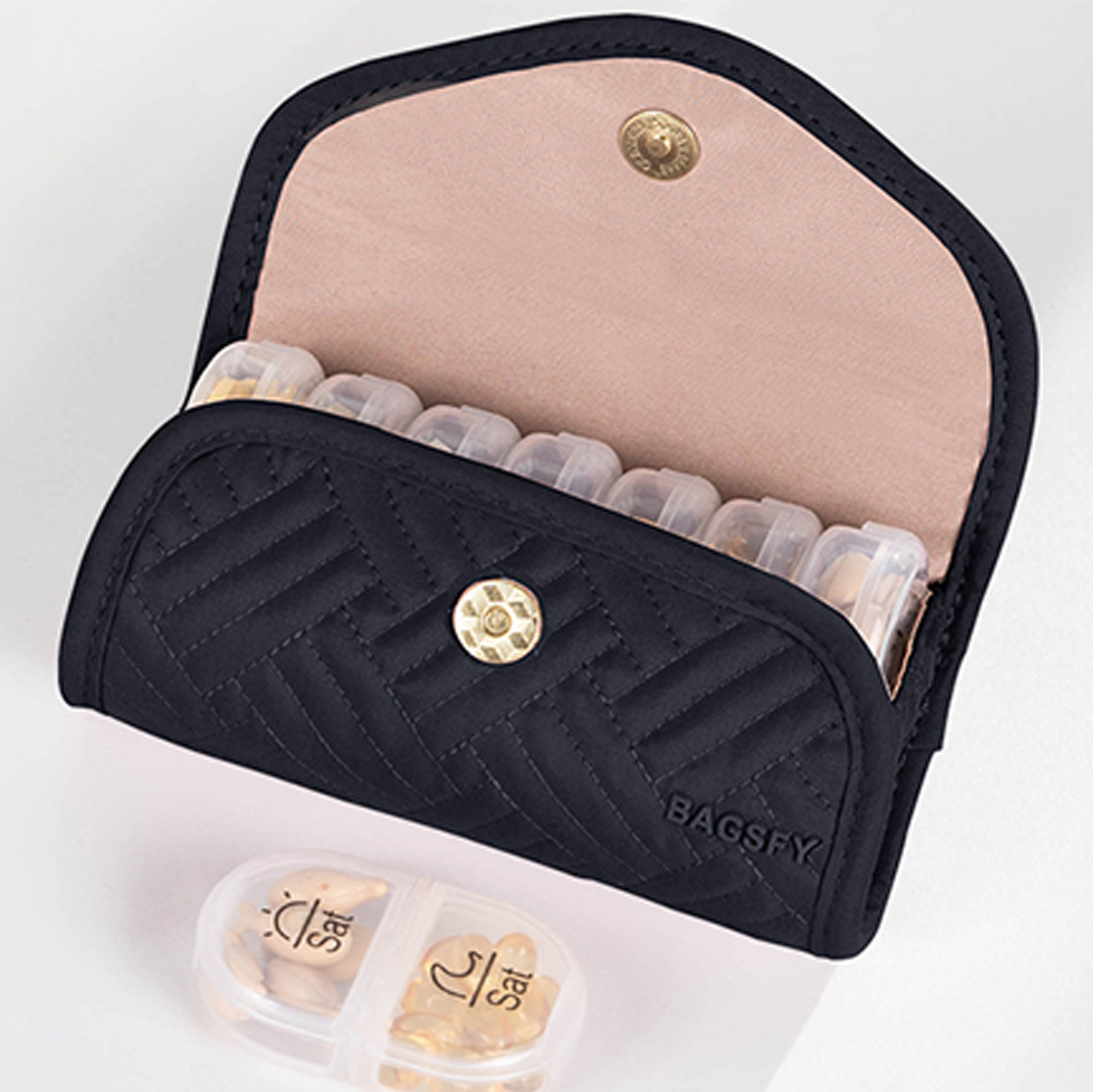 14.3*8.2*4.6cm; 검정색