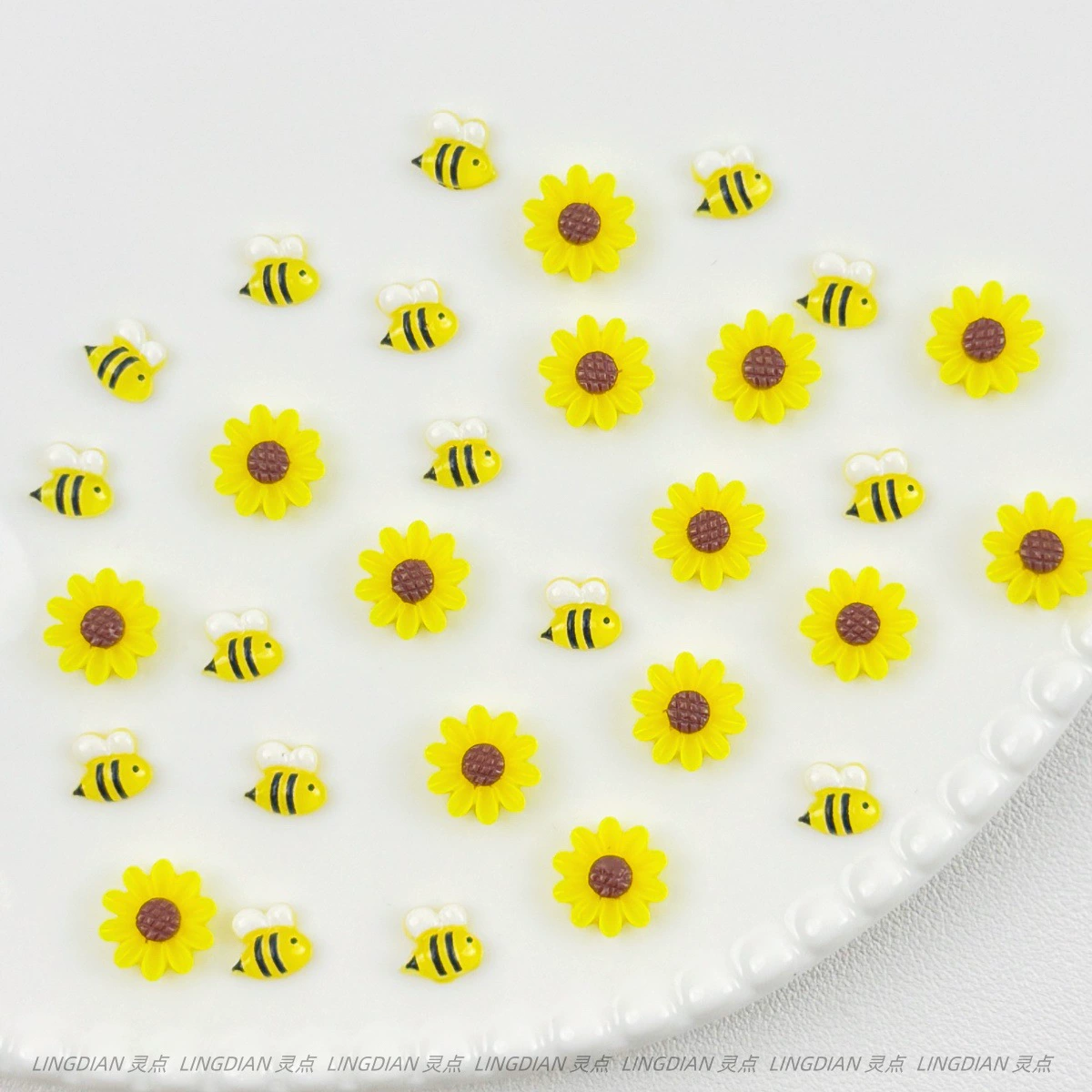 Популярные кросс-граничные маленькие свежие желтые ромашки, подсолнухи, пчелы, украшения для ногтей, серьги, украшения для ногтей