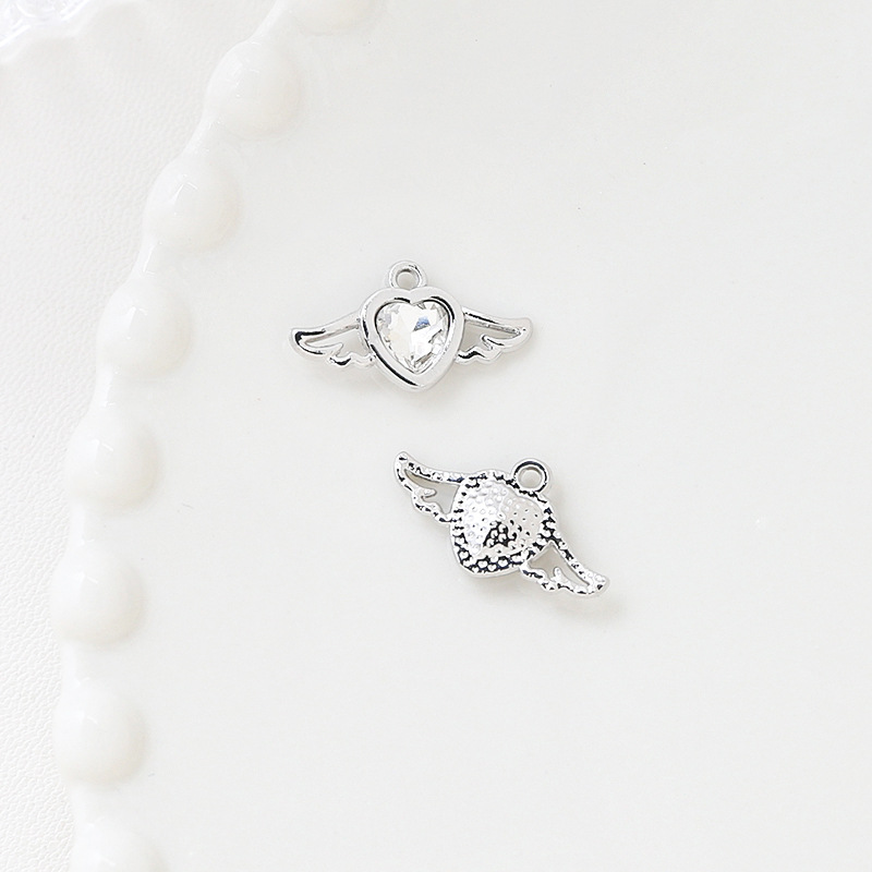4g Weight Pendant Jewelry Making Type DIY Jewelry Accessories Classification 1 Piece Quantity Alloy Material Heart Shape, Rose Pattern Plating Design Simple Style, Classic Style Style 1 Piece Alloy Heart Shape Rose Pendant 6