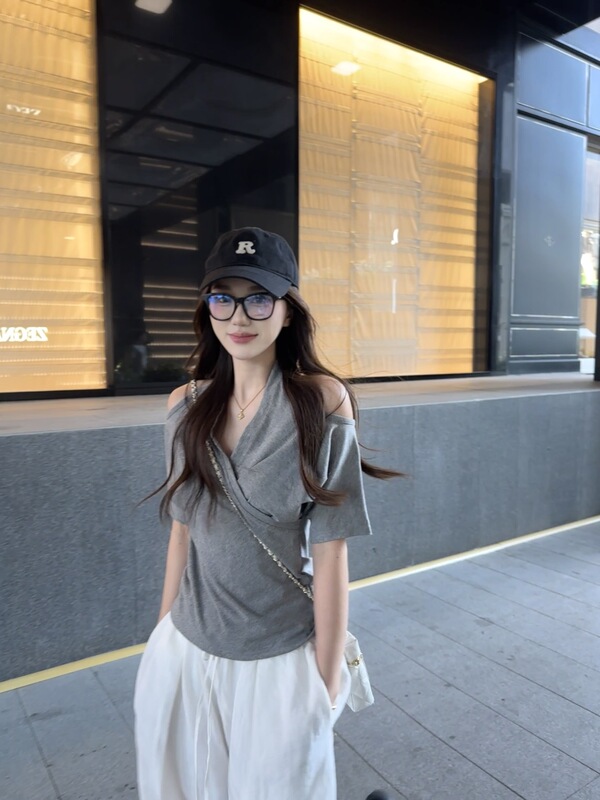 2025 New Summer Style Slimming Look and Fashionable Sexy Design Off-Shoulder Halterneck Short-Sleeved T-Shirt Tops for Women Chic