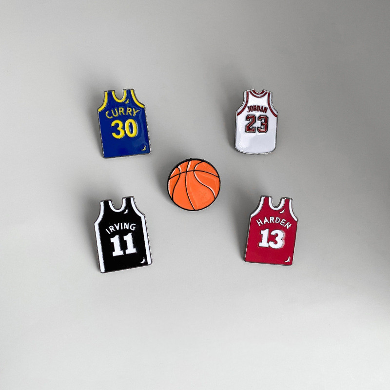 Star European and American Kobe Bryant Basketball Clothing Brooch Curry Jordan Sneakers Thorn Needle Original Design Metal Badge Pin
